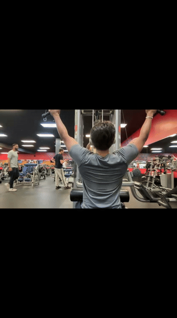 Wide-Grip Lat Pulldown — form demonstration